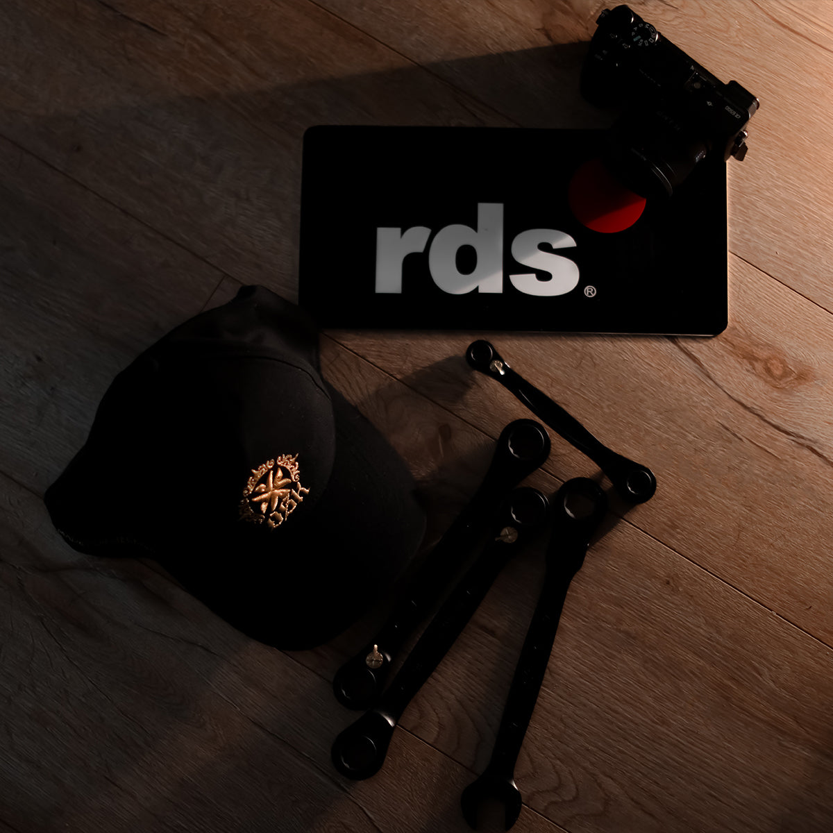 OSK Golden Snapback Casual Cap